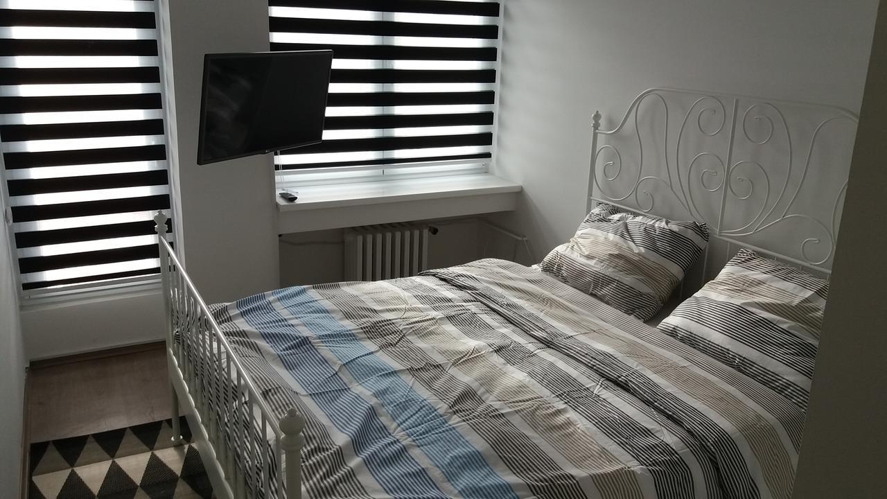 White 2 Apartment
